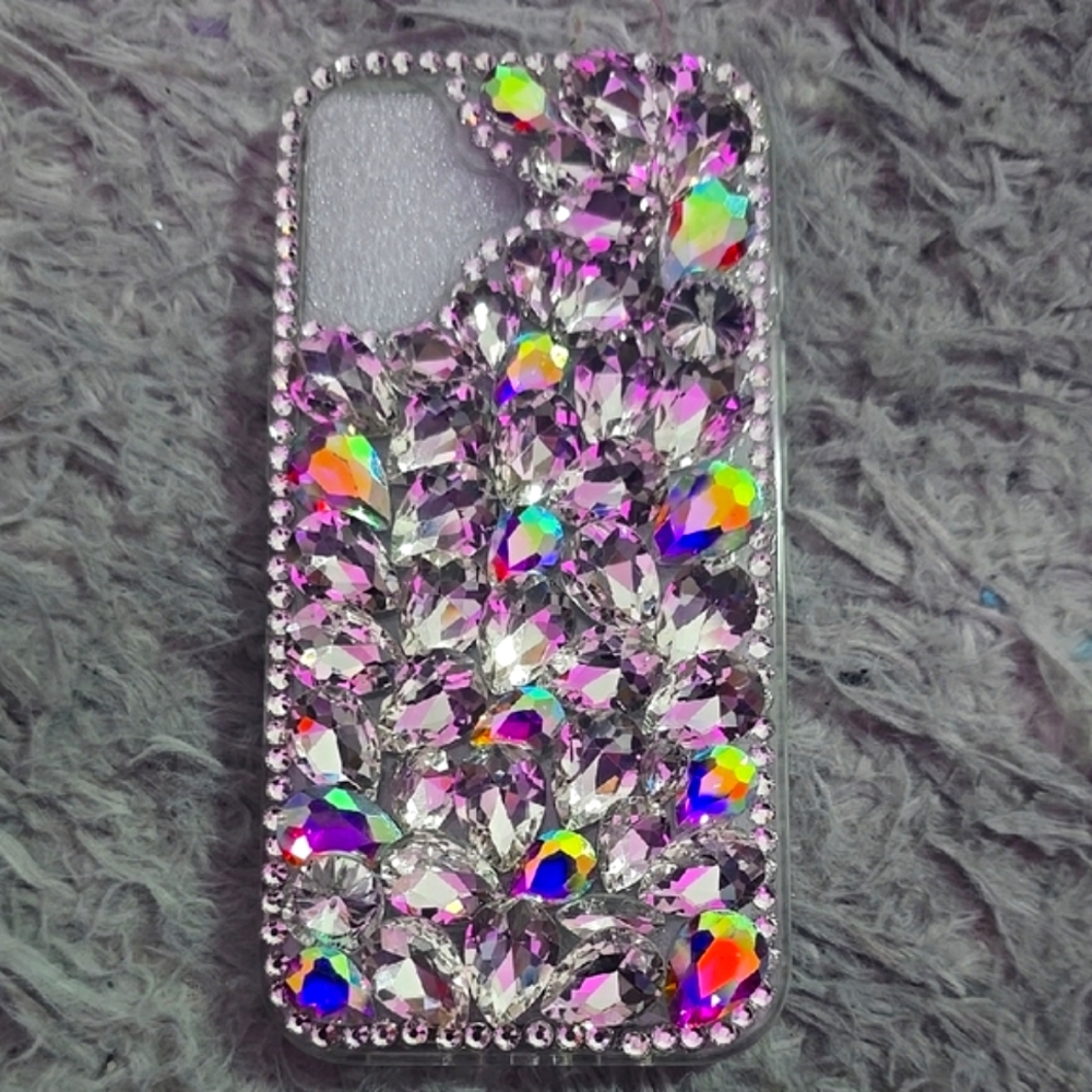 Unbranded Beautiful Crystal Irredesent Rhinestone IPhone 16 Case (BRAND NEW)